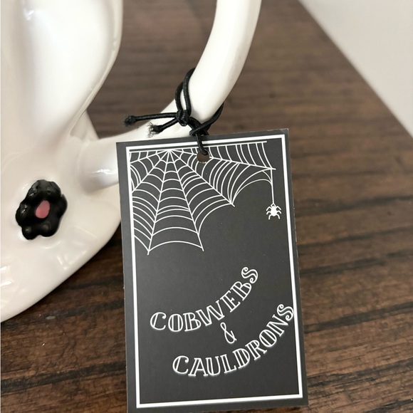 👻🩷Cobwebs & Cauldrons Hippie Ghost Mug with Flowers - Picture 5 of 5